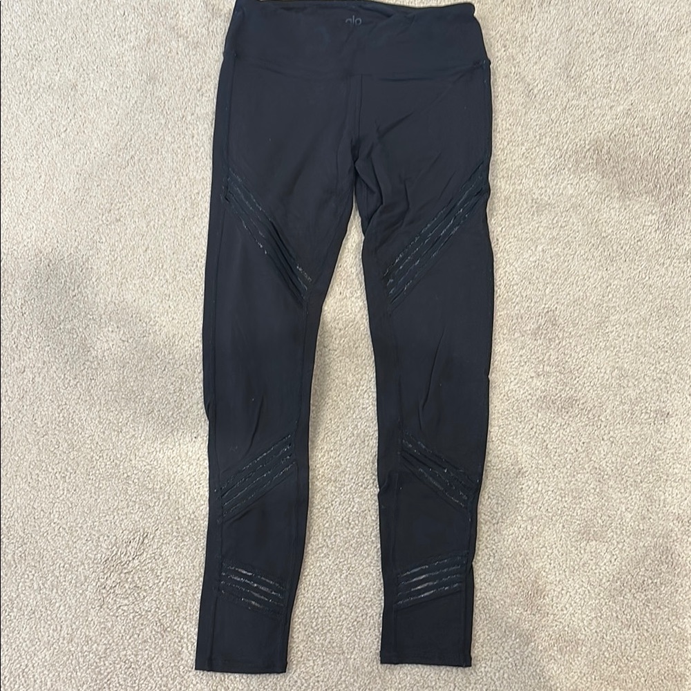 ALO Yoga Black Leggings with Textured Accents